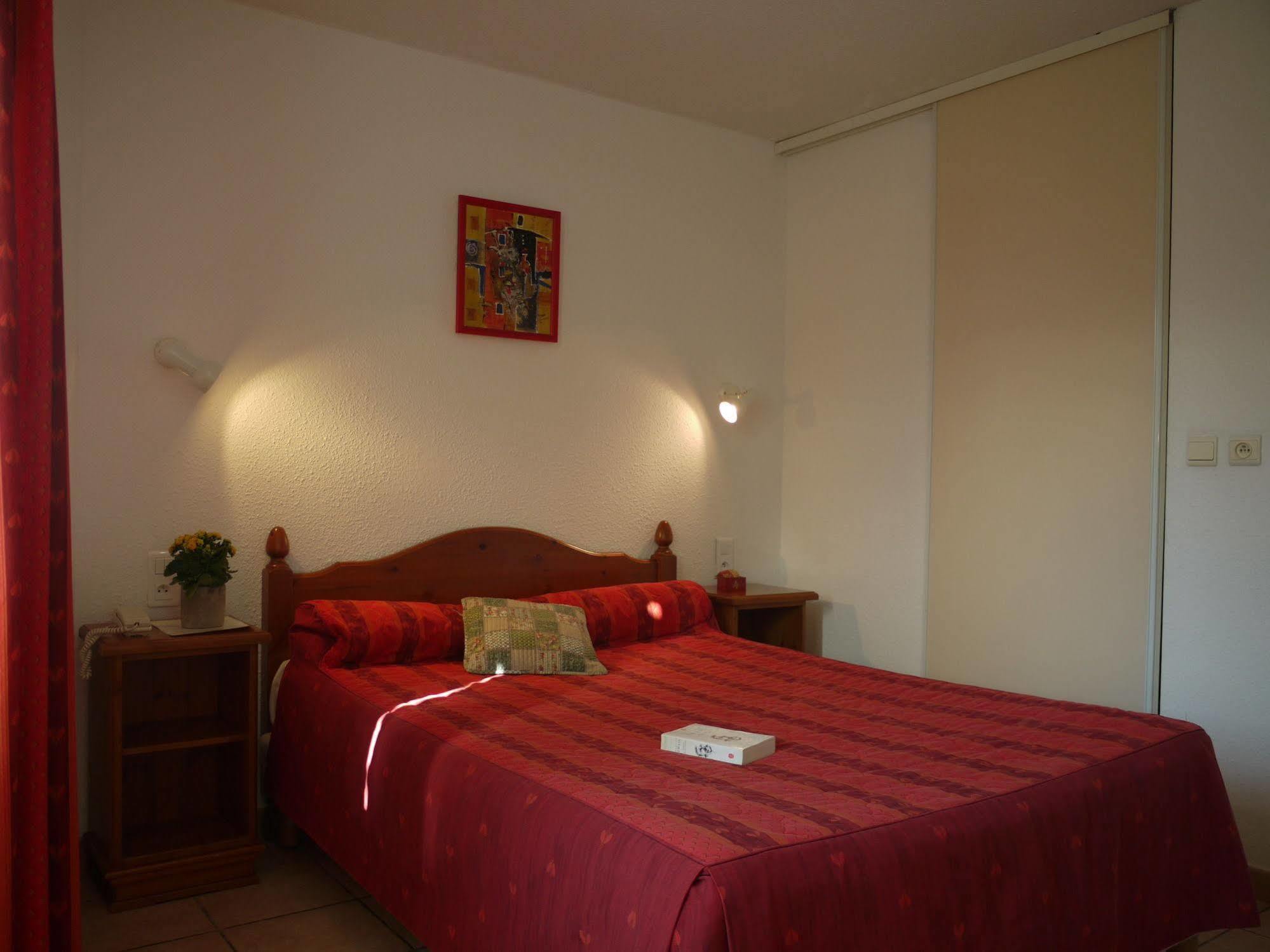 Castel Mireio Bed & Breakfast Cairanne Exterior photo